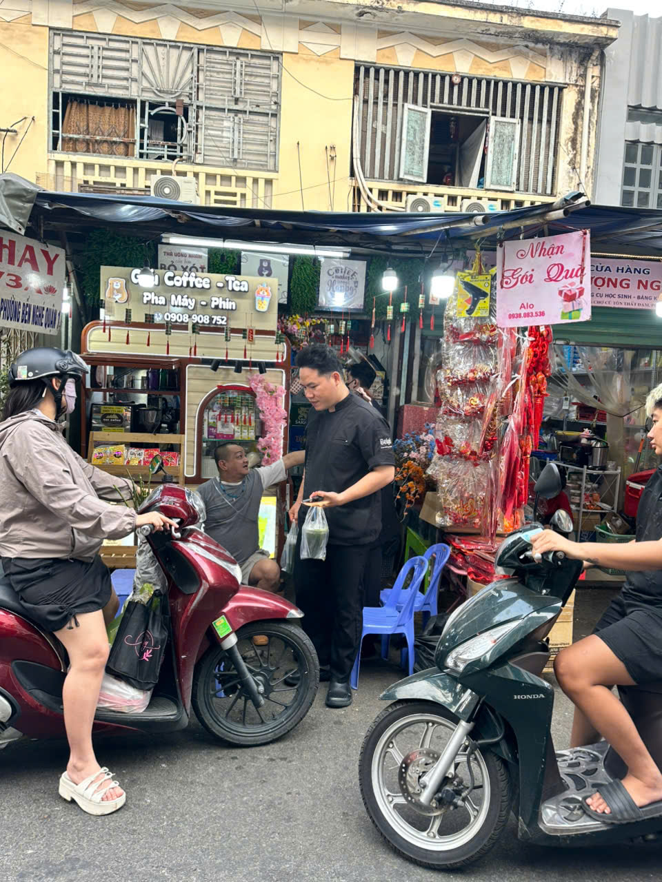 Liên hệ Gấu Cafe